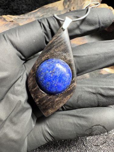 Lápisz lazuli ébenfában