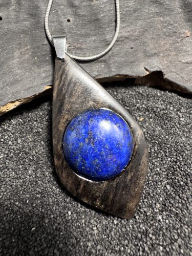 Lápisz lazuli ébenfában