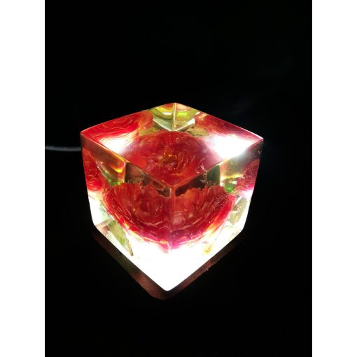 Kis rózsás epoxy lámpa