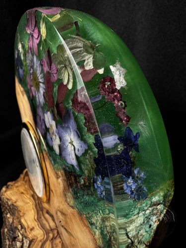 Virágos asztali óra