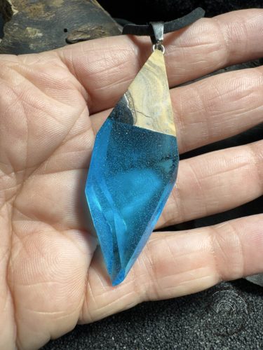 Kék kristály medál