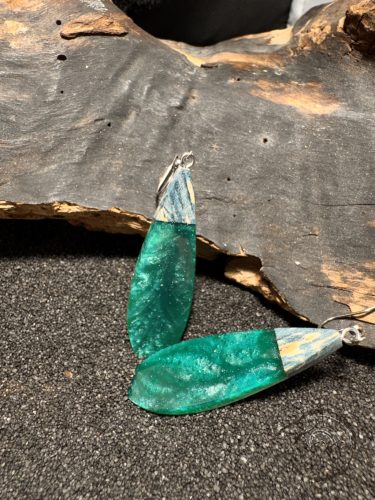 Zöld és fehér fülbevaló