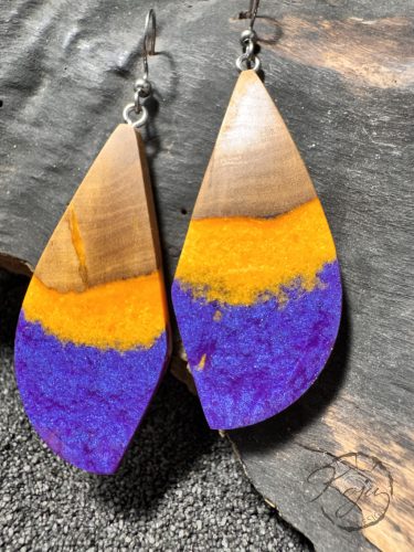 Lila és narancssárga fülbevaló