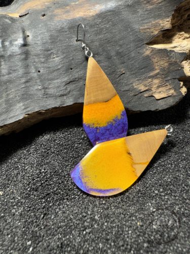 Lila és narancssárga fülbevaló