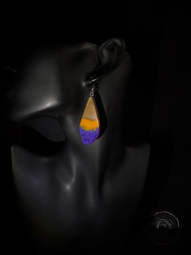 Lila és narancssárga fülbevaló