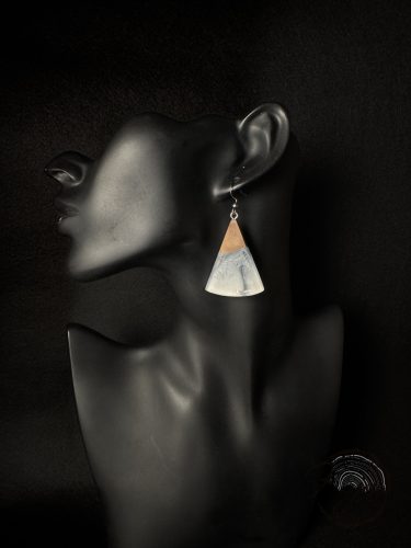 Fehér-fekete fülbevaló