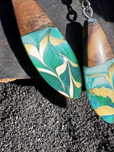 Zöld-arany epoxy fülbevaló