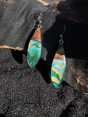 Zöld-arany epoxy fülbevaló