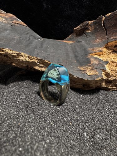 Foszforeszkáló kék gyűrű