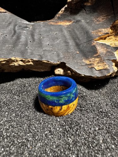 Kék és zöld karika gyűrű