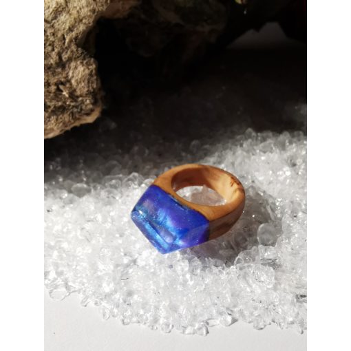 Lila kristályos gyűrű